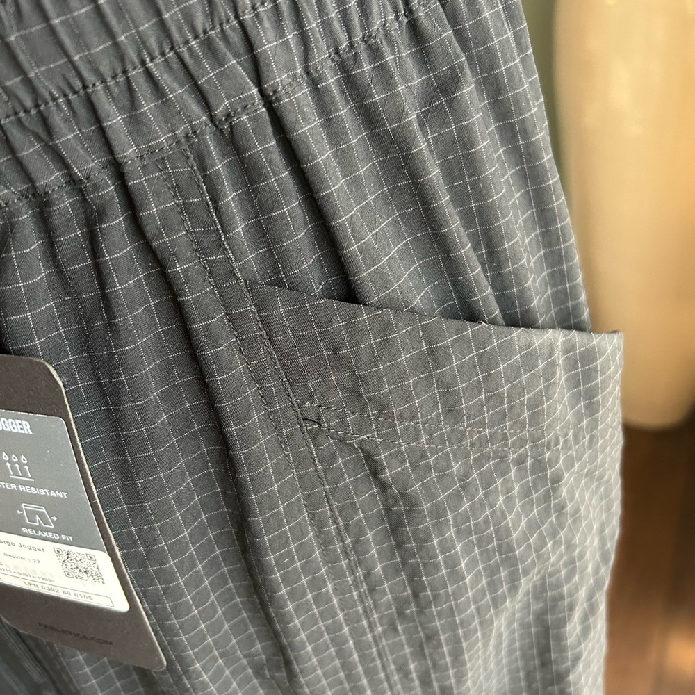 Fabletics joggers Set - Picture 4 of 10